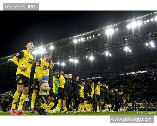 从校园到绿茵场大学毕业生如何蜕变为足球明星的奋斗历程 从校园到绿茵场大学毕业生如何蜕变为足球明星的奋斗历程