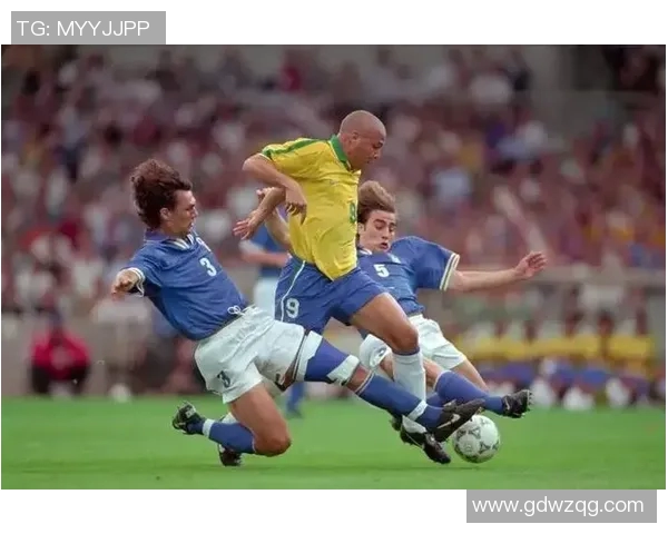 足球明星在大赛中的表现谁是最闪耀的巨星