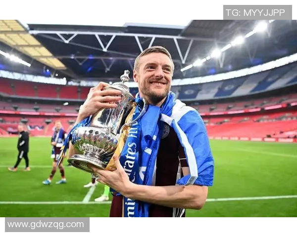 新疆足球明星盘点：谁是最强的球场传奇与未来之星