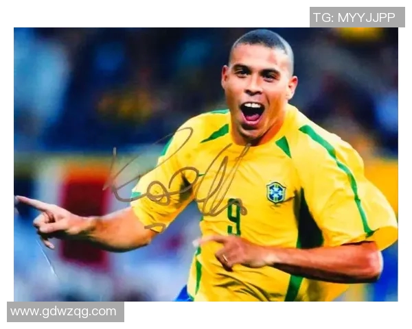 足球明星背后的号码故事与传奇球员的选择解析 足球明星背后的号码故事与传奇球员的选择解析