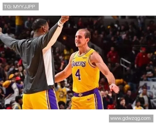 亚历克斯卡鲁索:从默默无闻到NBA明星的奋斗之路 亚历克斯卡鲁索:从默默无闻到NBA明星的奋斗之路